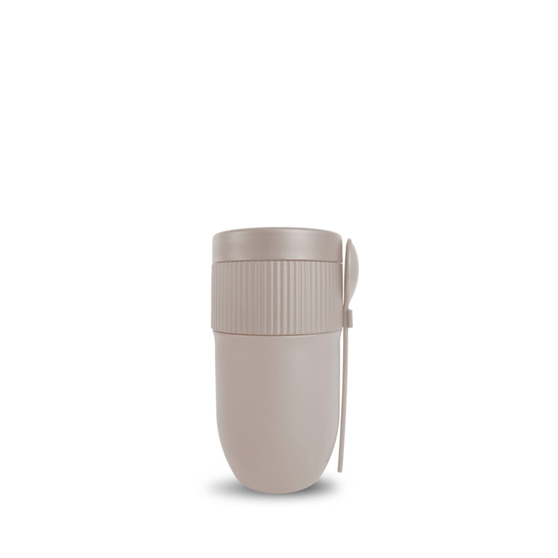 Sagaform Ted yoghurtmugg med sked 32 cl – Beige